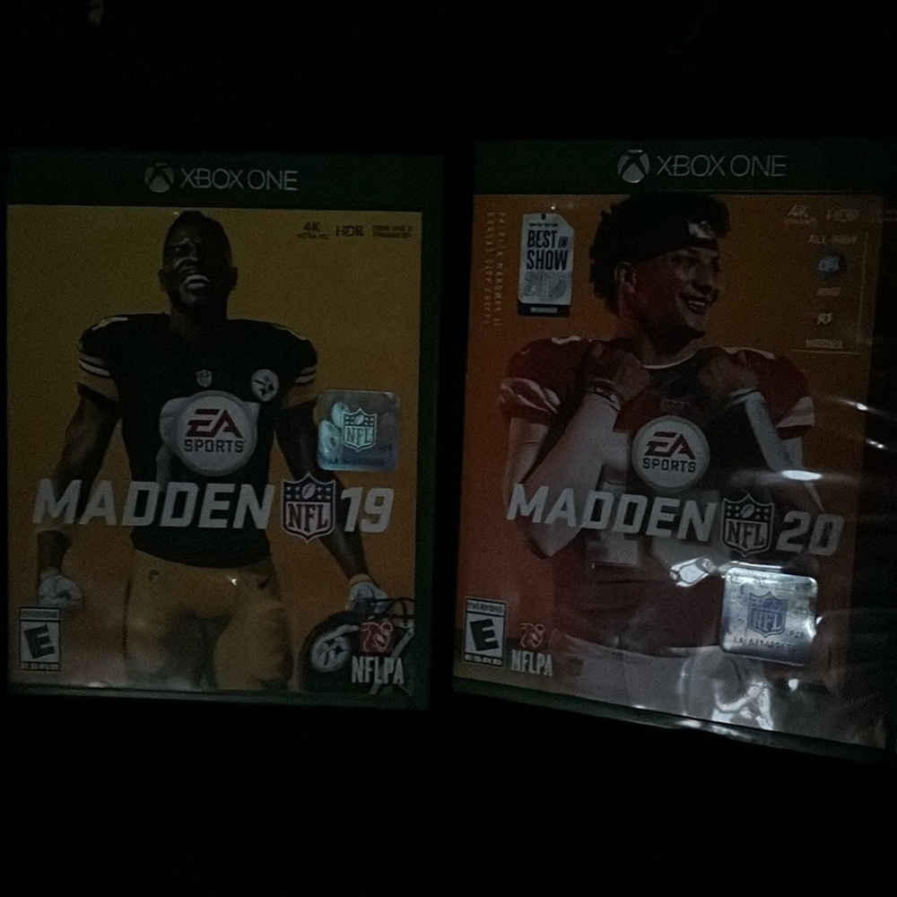 I’m selling a Madden 19 & 20 game. it’s still in good condition